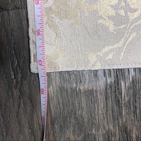 Light Gold Leaf Dining Table Placemats - Picture 5 of 6